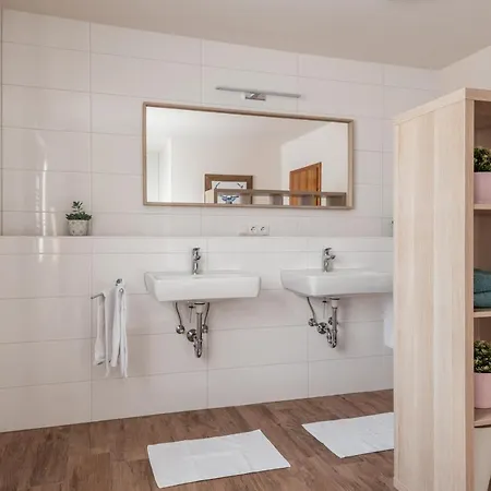 Vakantiehuis M-house Ganzes Haus Fuer 8 Personen